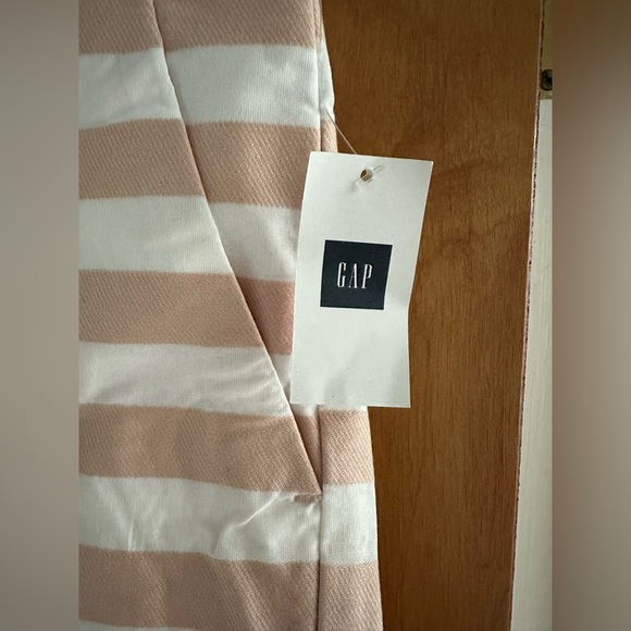 Gap shorts, horizontal striped, NWT, size 16. - Picture 6 of 6